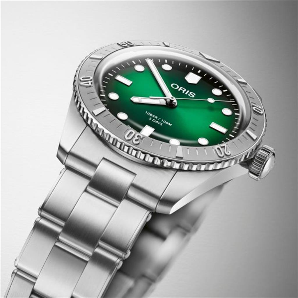 Oris Divers Sixty-Five Caliber 400 Green Dial Stainless Steel Watch 38mm - 01 400 7774 4057-07 8 19 18