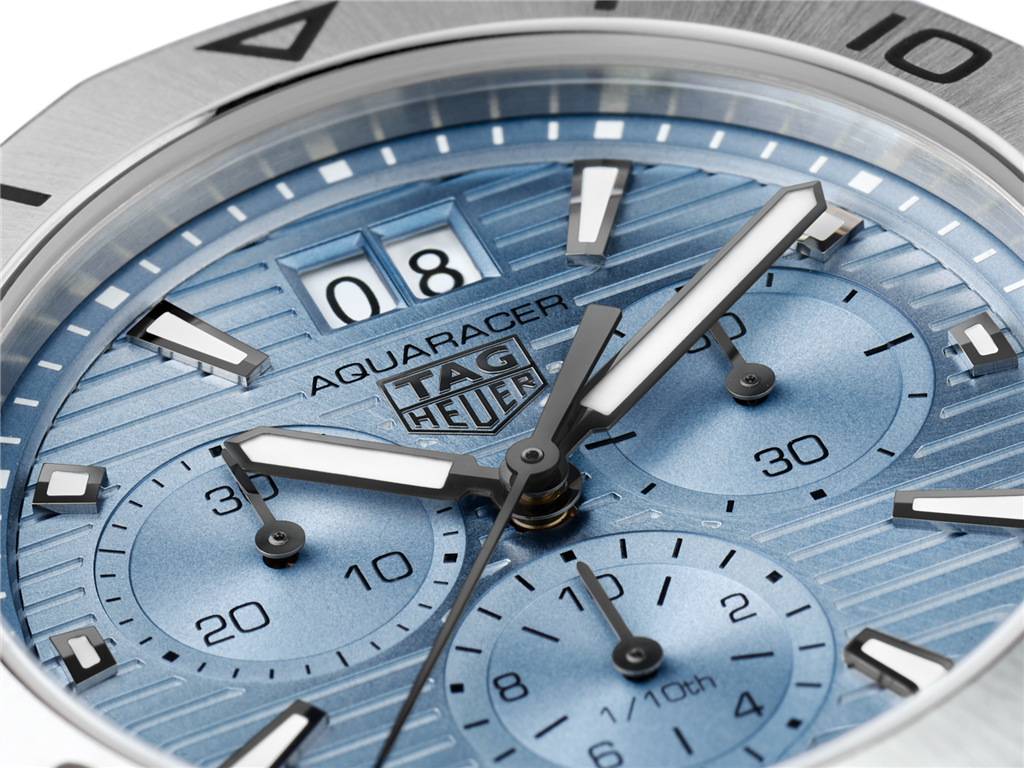 TAG HEUER AQUARACER PROFESSIONAL 200 DATE