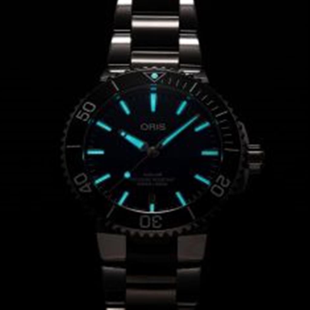 Aquis Date Upcycle Calibre 400 Stainless Steel Watch 43.5mm - 01 400 7790 4150-07 8 23 02PEB