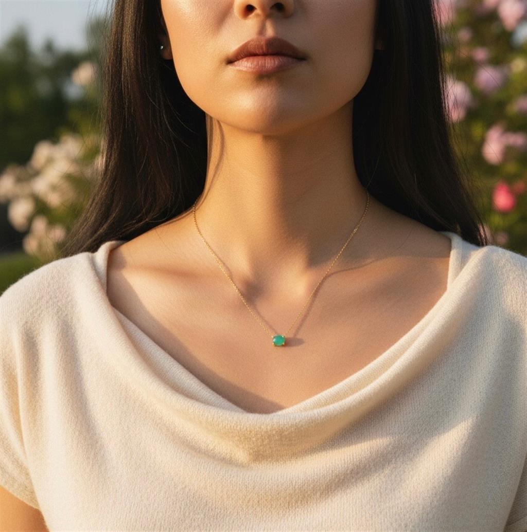 14KT Yellow Gold Oval Chrysoprase Chalcedony Solitaire Necklace