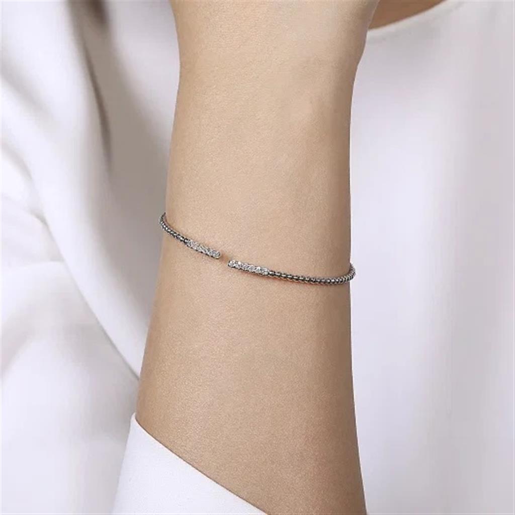 14K White Gold Bujukan Diamond Bars Banglef Bracelet