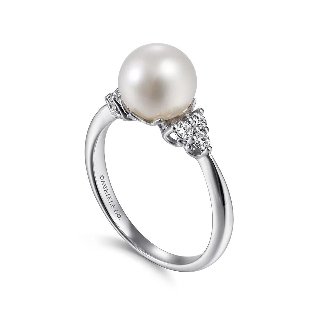 14kt White Gold Pearl & Diamond Cluster Ring – 8mm Cultured Pearl