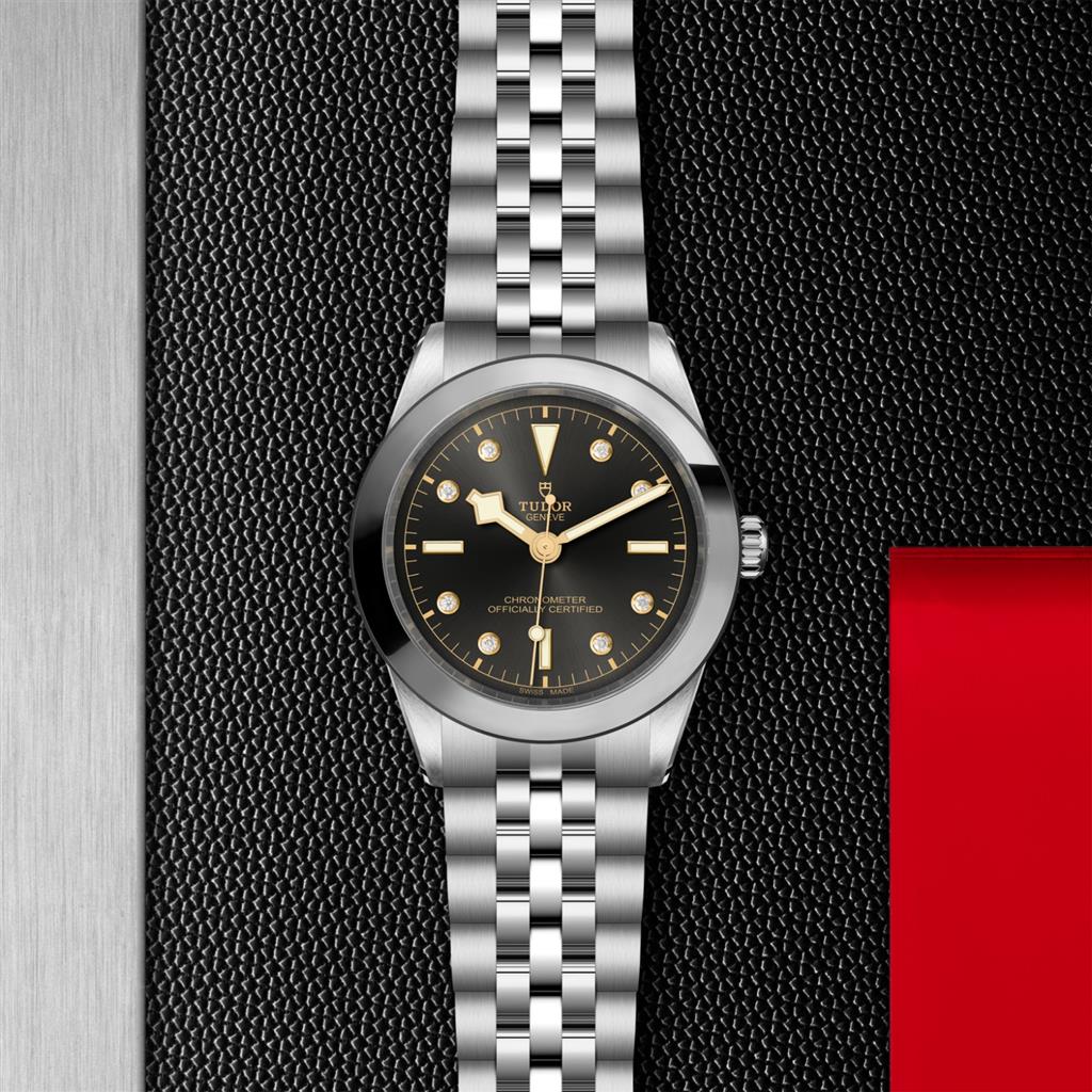 Black Bay One 39 - M79660-0004