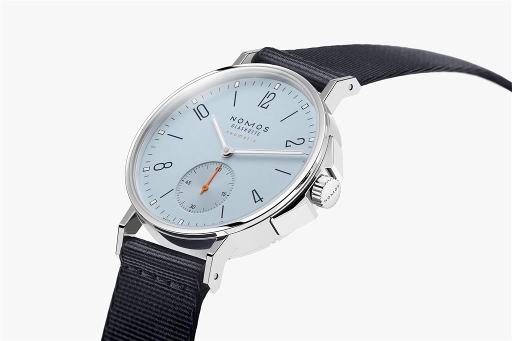 Ahoi Neomatik Sky 568 36mm Automatic Blue Dial Watch