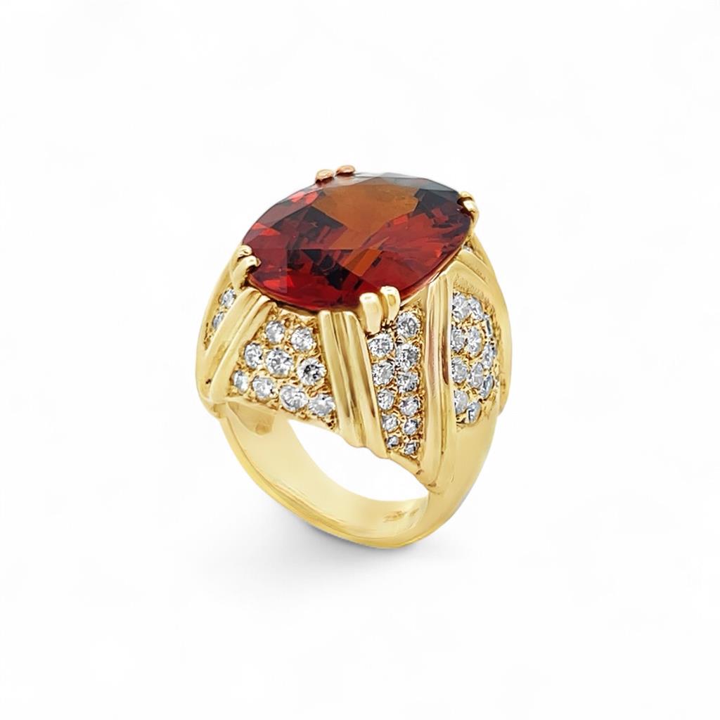 14Kt Yellow Gold Garnet and Diamond Fashion Ring