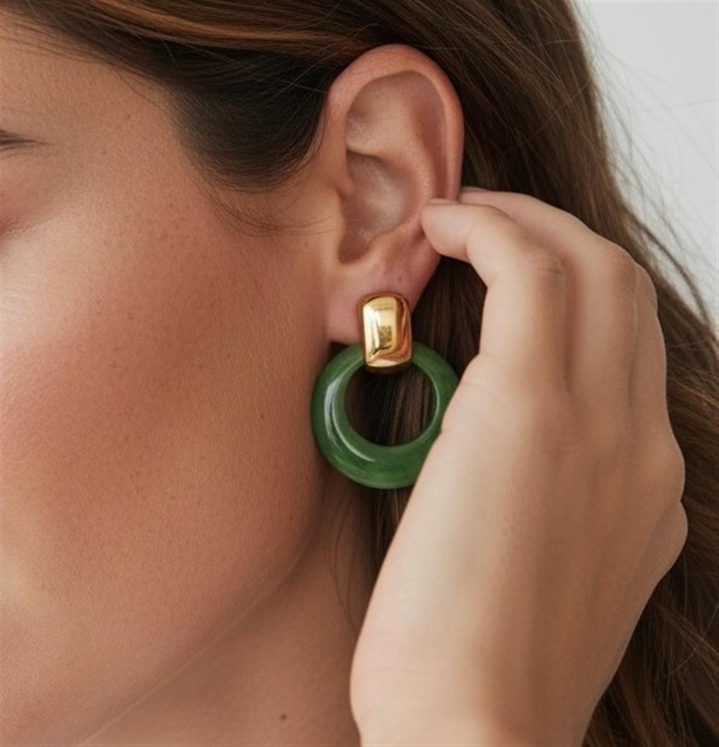 14kt Yellow Gold Jade Circle Earrings