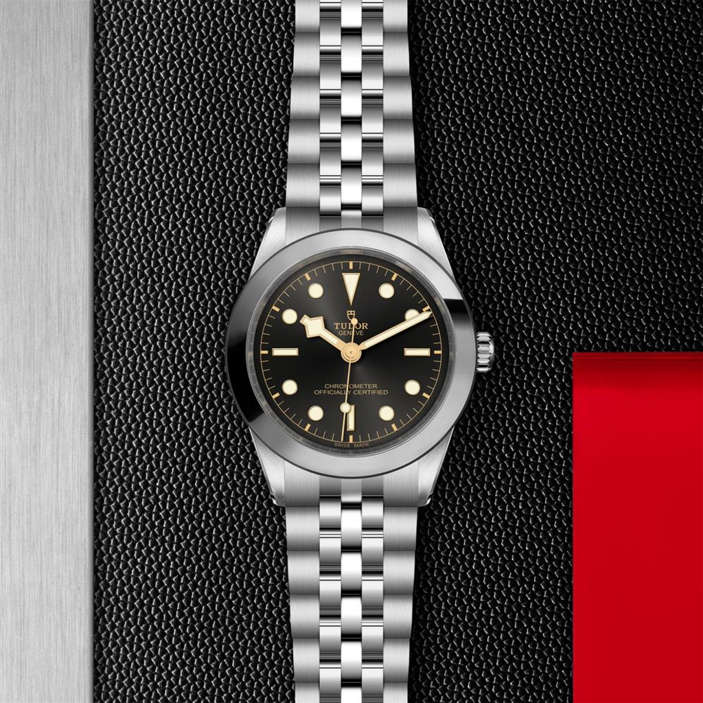 Black Bay One 39 - M79660-0001
