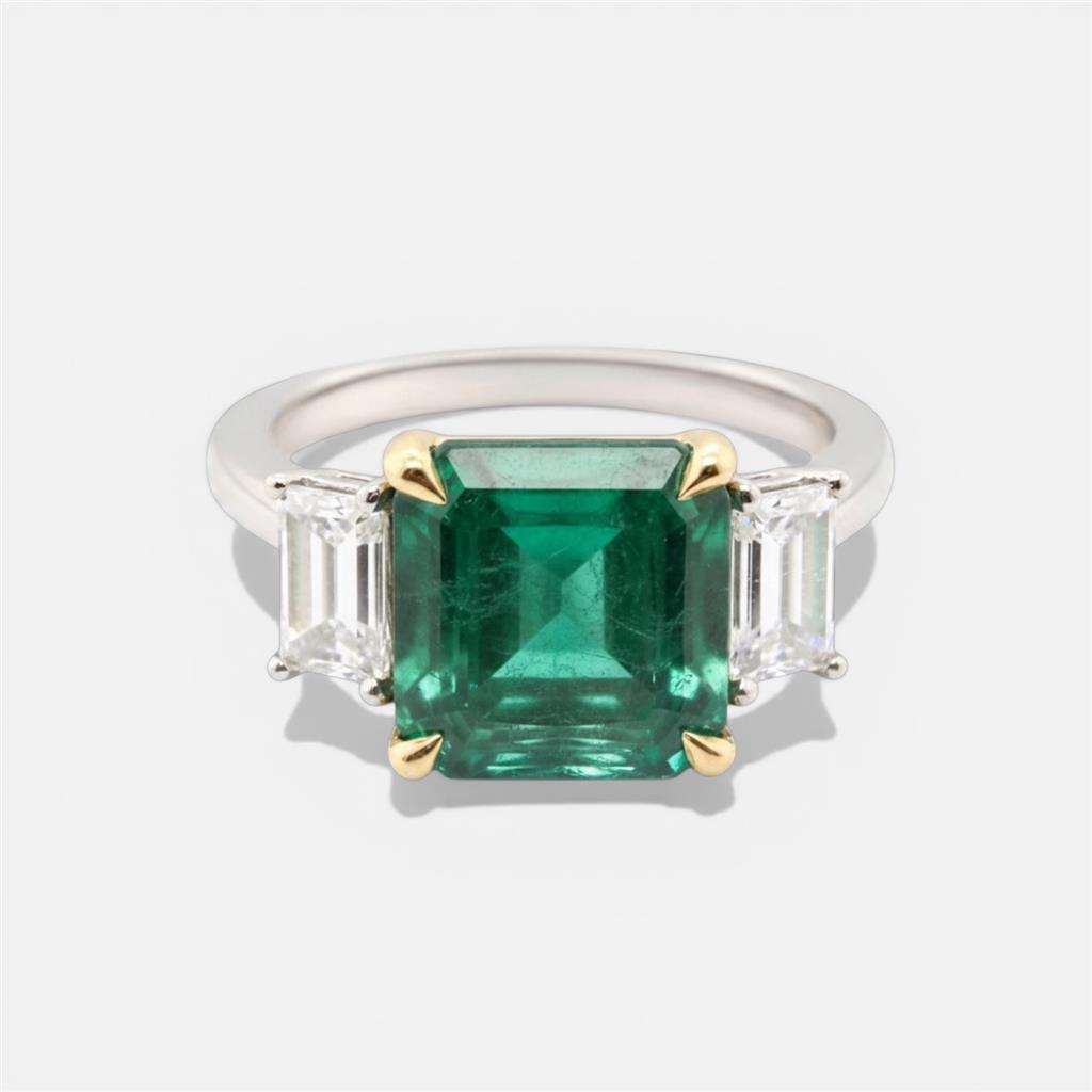 18kt Two-Tone Emerald & Diamond 3-Stone Ring – Bold Statement Fashion Ring