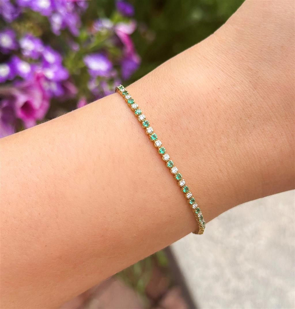 14KT Yellow Gold Diamond And Emerald Tennis Bracelet