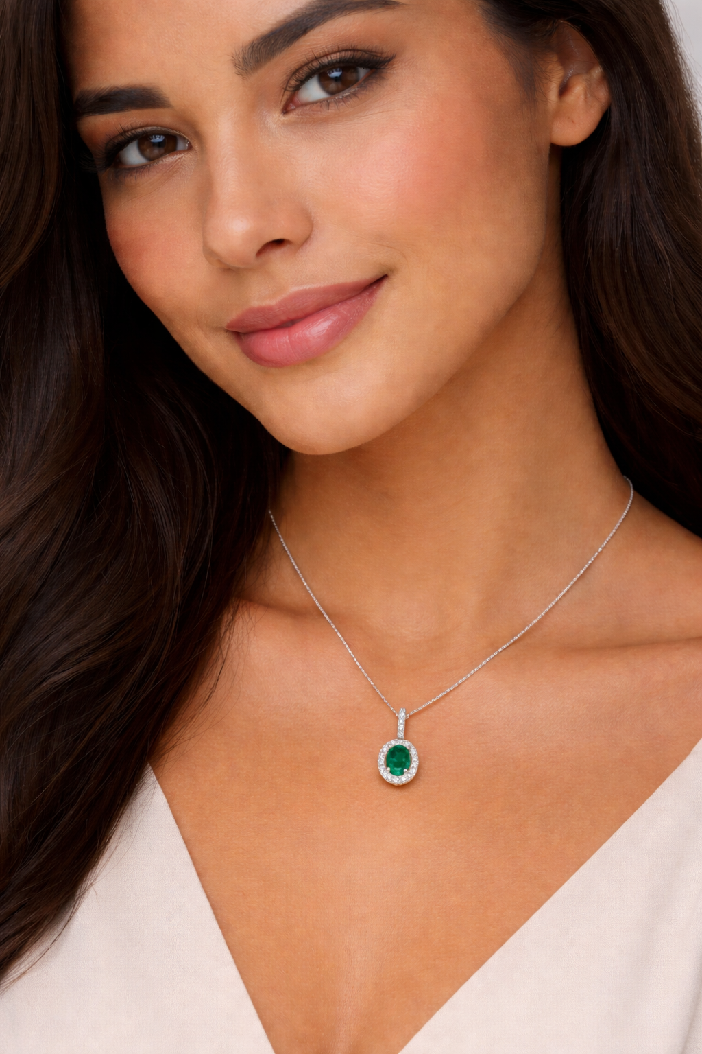 18kt White Gold Oval Emerald Halo Diamond Pendant