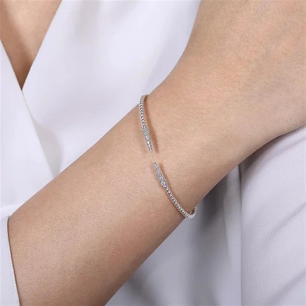 14KT White Gold Bujukan Diamond Spikes Split Bangle 