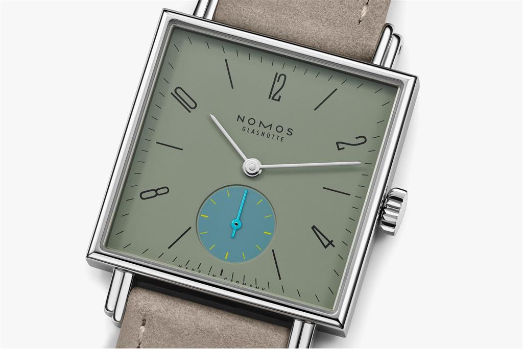 Tetra Salvia 439 Sage Green Manual Wind Watch