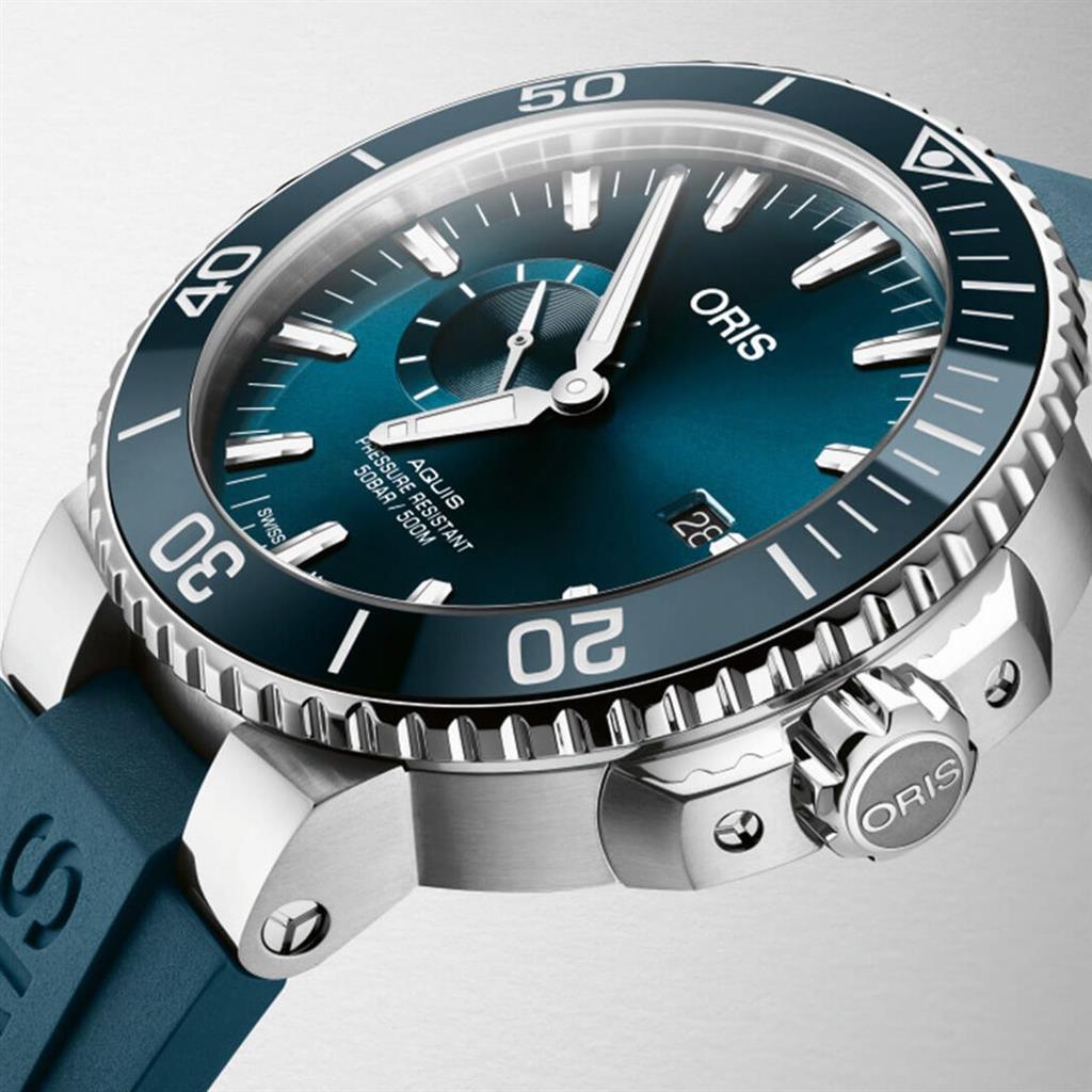 Oris Aquis Small Second Date Blue Dial Rubber Strap Watch | 45.5mm | 01 743 7733 4155-07 4 24 69EB
