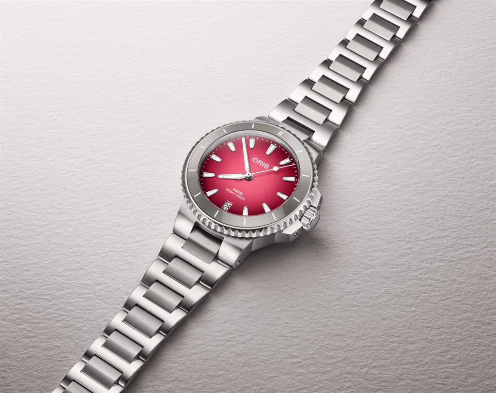 Aquis Date Taste of Summer 36.5mm Pink Dial
