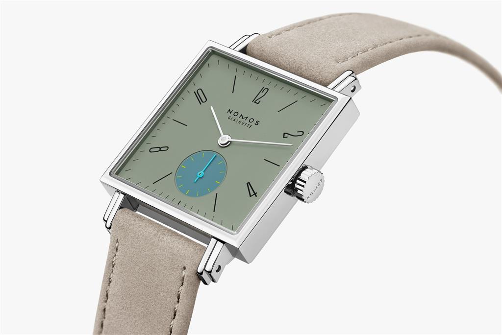 Tetra Salvia 439 Sage Green Manual Wind Watch