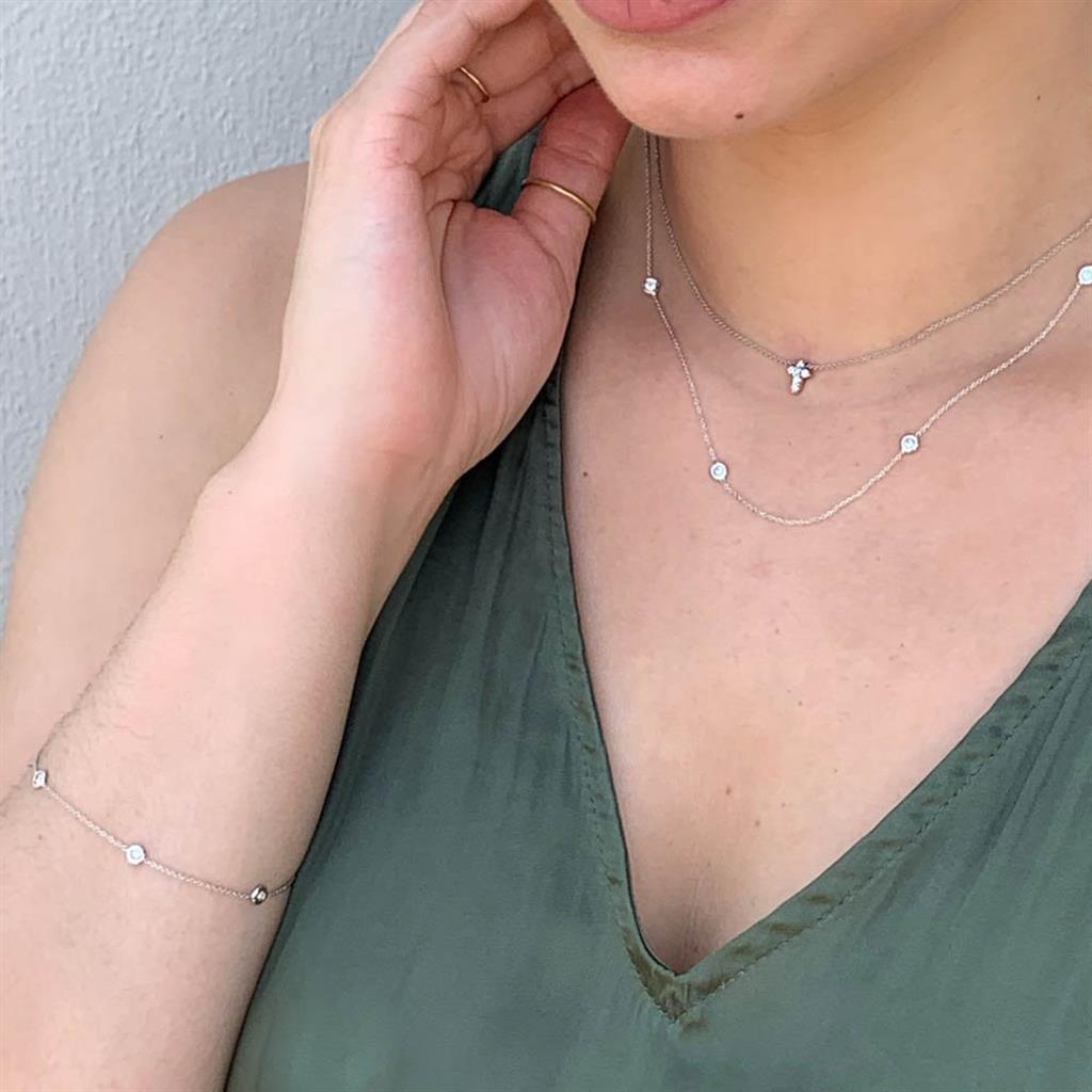 18 Kt White Gold 5 Station Diamond Bezel Bracelet