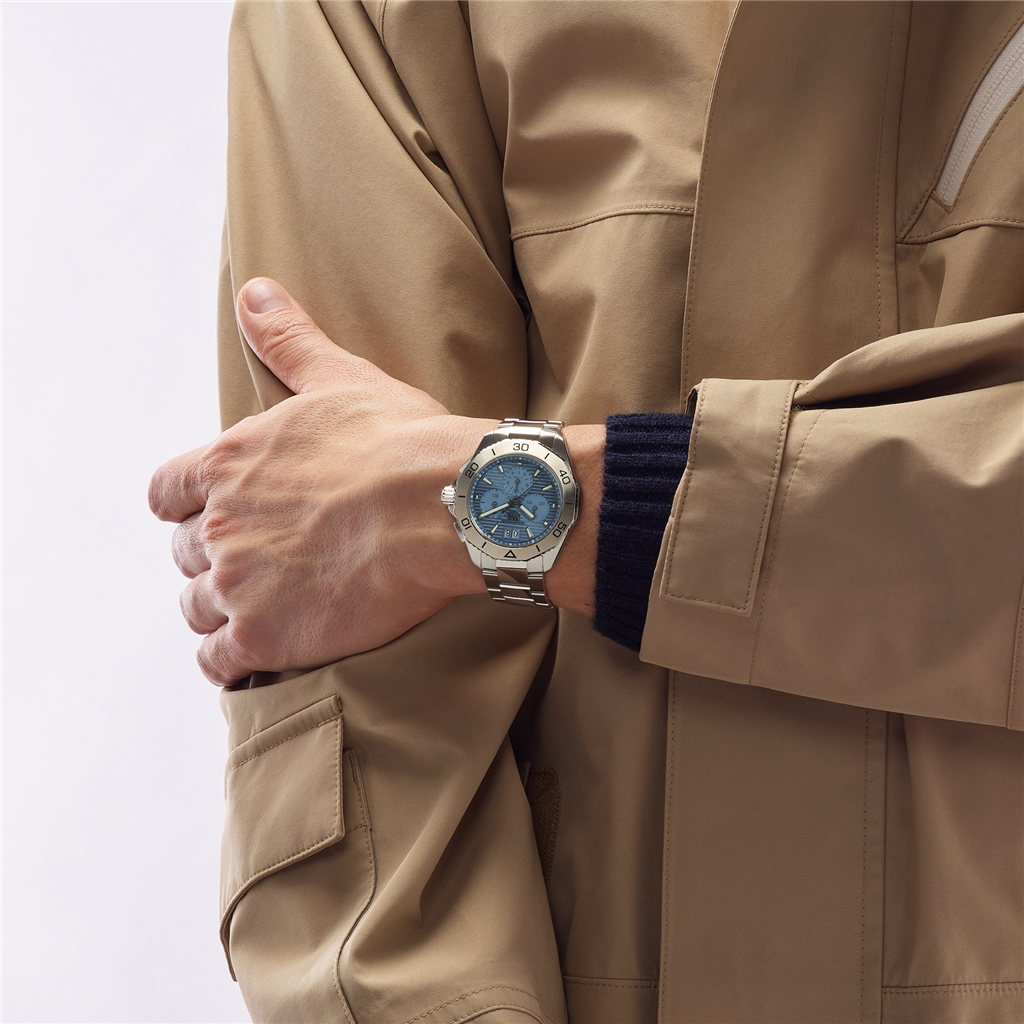 TAG HEUER AQUARACER PROFESSIONAL 200 DATE