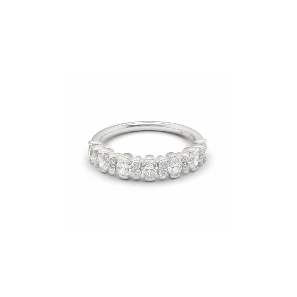 18K White Gold Alternating Shape Diamond Wedding Band