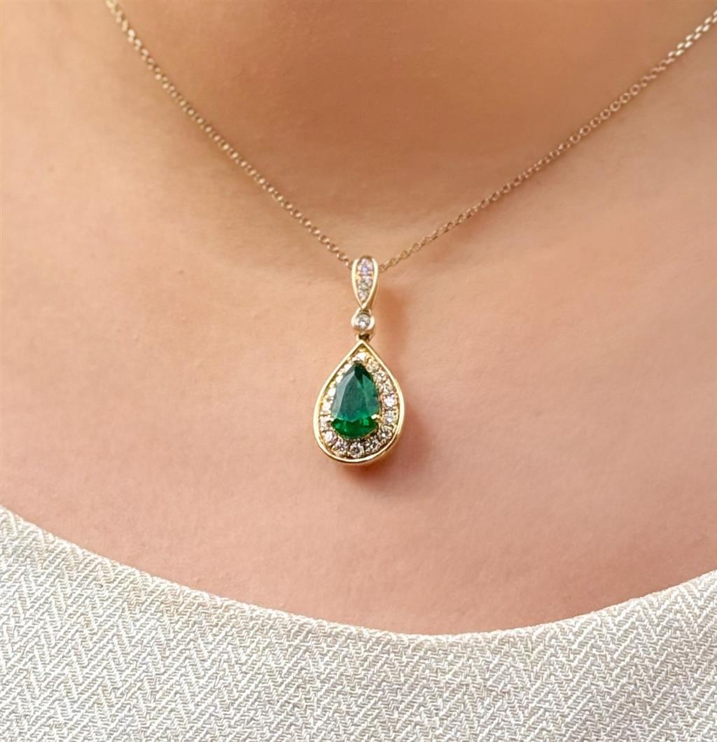 18KT Yellow Gold Pear Halo Pendant