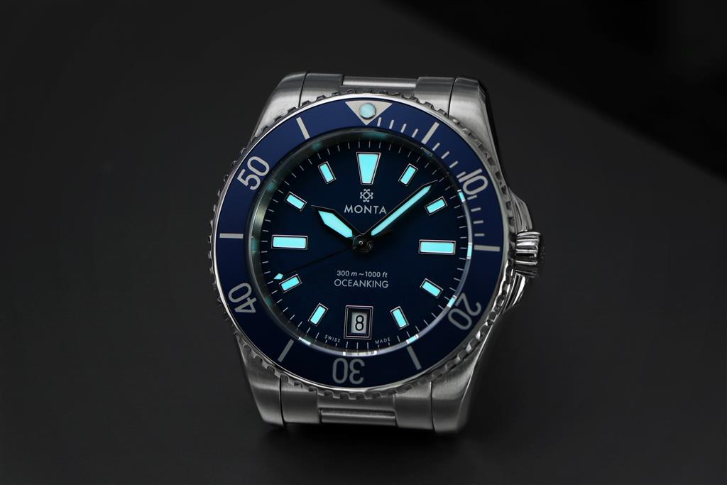 Oceanking 60-Minute with Date165BL60AB - close up view